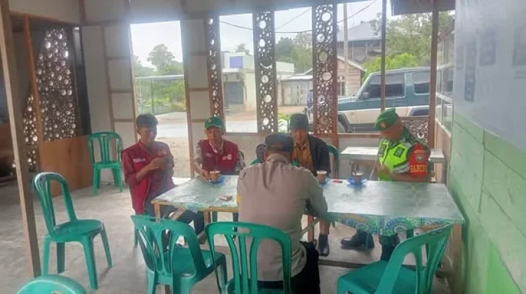 Babinsa Komsos Bersama Elemen Masyarakat