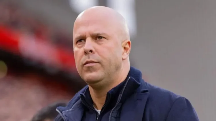 Liverpool Pecat Arne Slot usai Musim tanpa Gelar