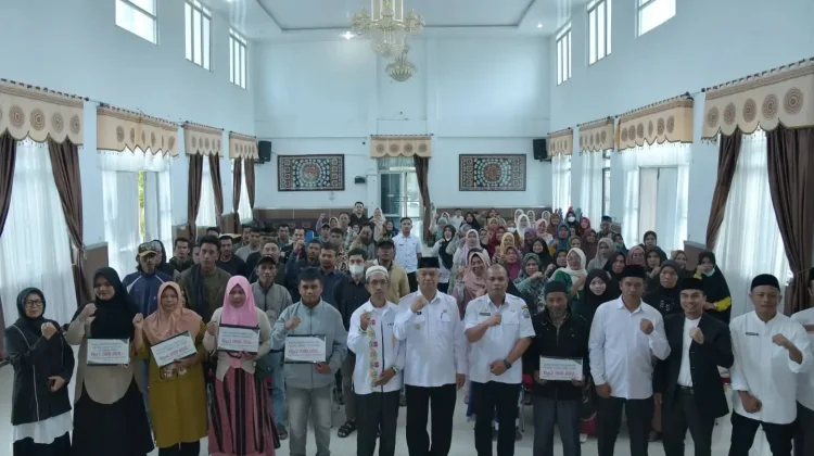 Warga Kurang Mampu di Bener Meriah Terima Bantuan Usaha