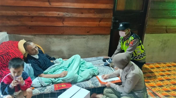 Sidokkes Polres Bener Meriah Anjangsana Home Visit untuk Personel Sakit Menahun