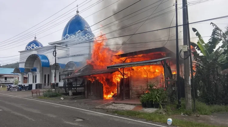 Api Hanguskan Rumah dan Lima Mesin Jahit di Paya Tumpi I