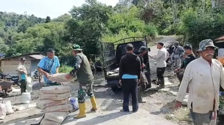 Warga Pantan Lues Bener Meriah perbaiki Jalan Alternatif