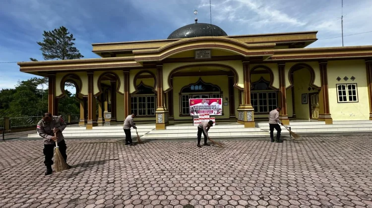 Polsek Jajaran Polres Bener Meriah Gelar Bakti Sosial dan Bakti Religi Serentak