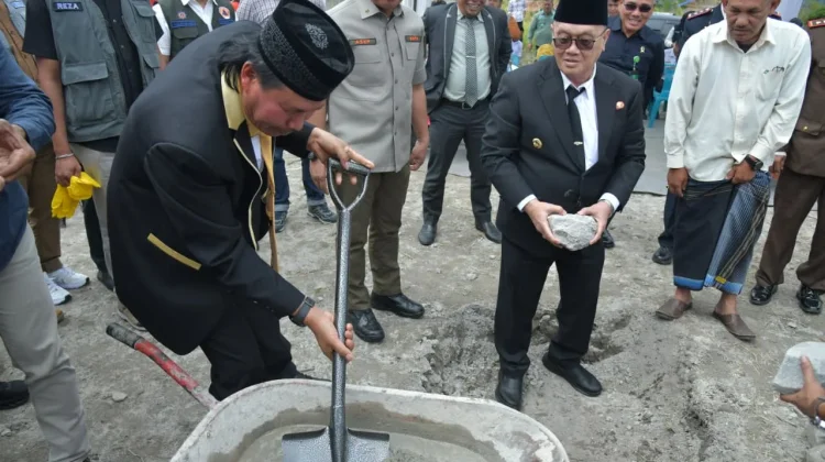 Bupati Bener Meriah Letakkan Batu Pertama Hunian Tetap