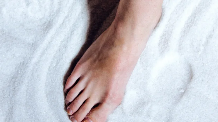 Tren "Salt Stomping" Diklaim Bantu Tidur, Benarkah Efektif?
