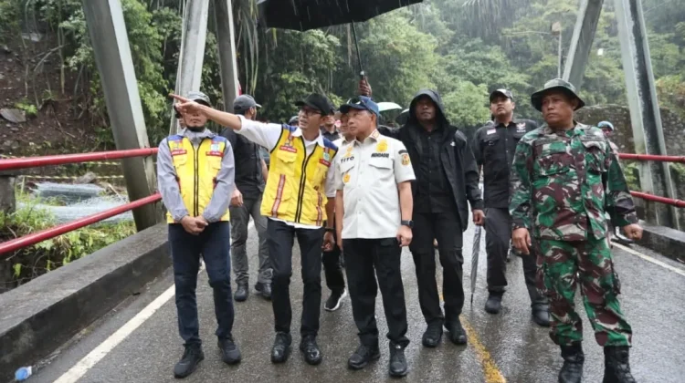 Tito Pastikan Perkuat Struktur Jembatan Enang-Enang