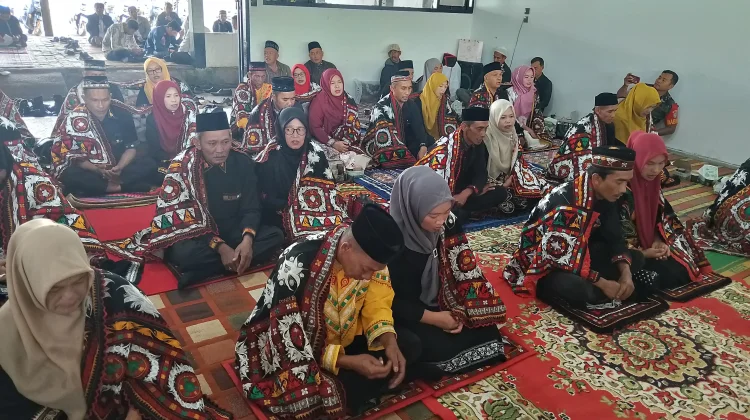 Prosesi Adat Tepung Tawar Warnai Sertijab Reje Kampung di Kecamatan Bukit