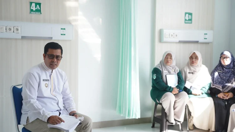Hari Kedua Berkantor di RSUD, Bupati Temukan Banyak Puntung Rokok