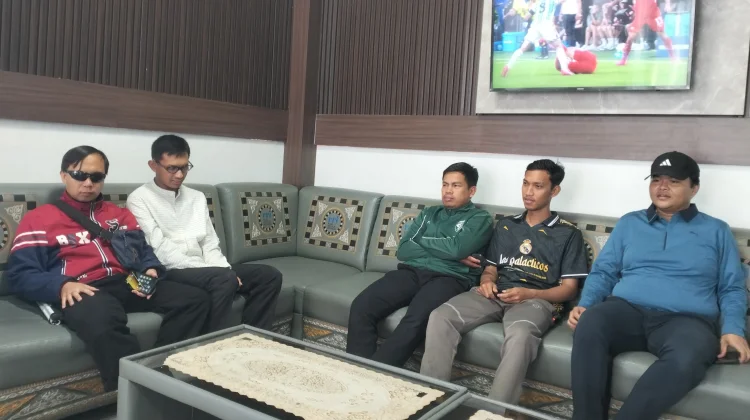 RRI Takengon dan DPC Pertuni Aceh Tengah Dengar Bareng Laga Argentina vs Swiss