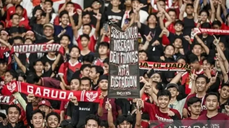 Mayoritas Pria Suka Nonton Sepak Bola, Kenapa?