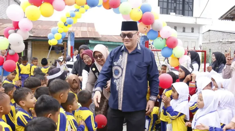 Bupati Tagore Tinjau MPLS di TK Harapan