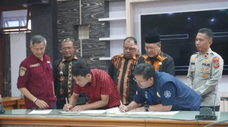 Mahasiswa UTU Tinggalkan Bantuan untuk Korban Bencana di Pining