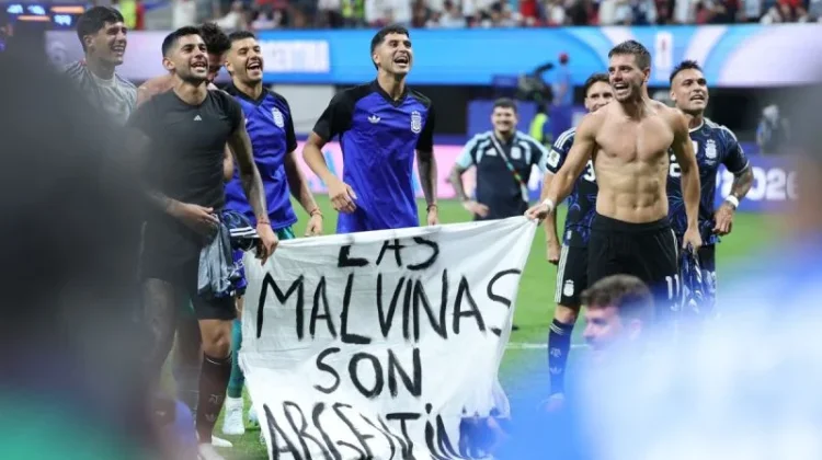 Spanduk Malvinas Dibentangkan Pemain Argentina, FIFA Siap Beri Sanksi