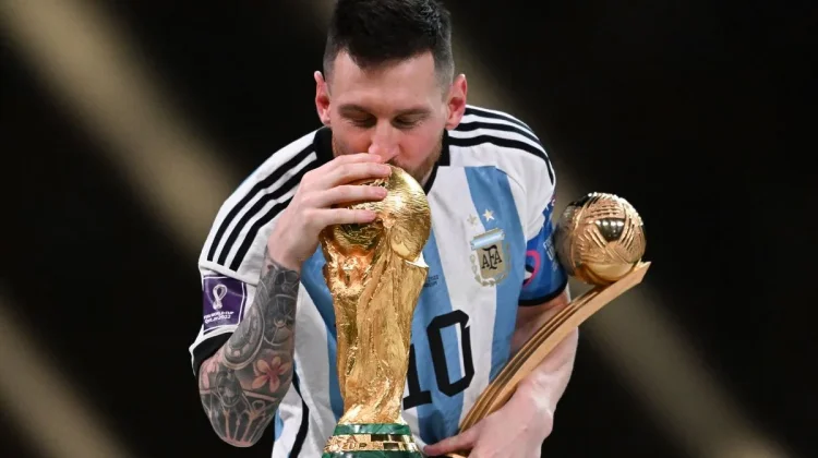 Juara Piala Dunia Hanya Bawa Pulang Trofi Replika, Kenapa?