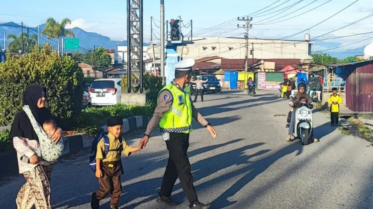 Satlantas Polres Bener Meriah Hadir di Titik Rawan, Pastikan Lalu lintas Aman