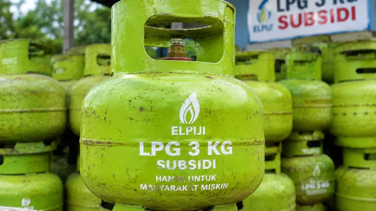 Gas Subsidi dan Semen Mahal, Warga Desak Pemkab Bertindak