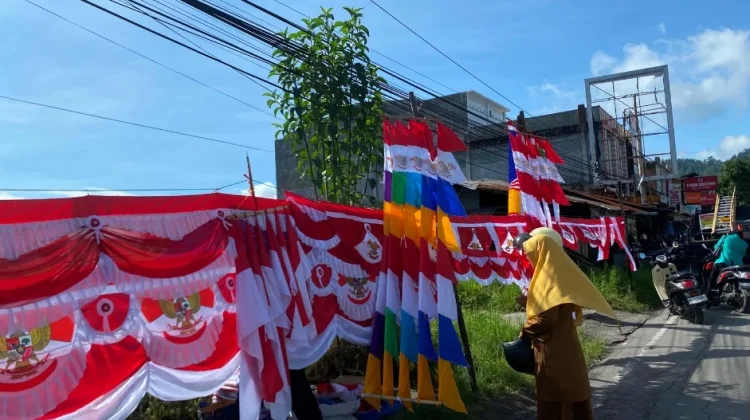 Jelang HUT ke-81 RI, Pedagang Bendera Mulai Bermunculan di Takengon