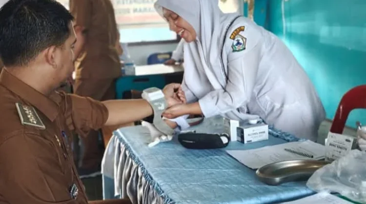 Pegawai Kantor Camat Timang Gajah Ikuti Cek Kesehatan Gratis