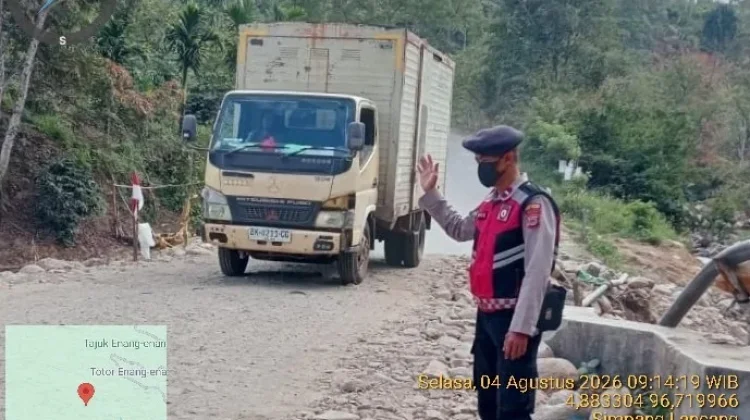 Polsek Pintu Rime Gayo Monitor Jalur Pascabanjir dan Longsor