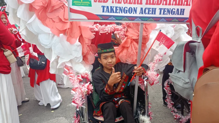 Semarak HUT ke-81 RI, SLB Negeri Kebayakan Tampil Semangat Kesetaraan lewat Pawai