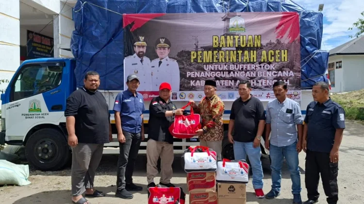 Gubernur Aceh Salurkan Bantuan Korban Bencana Aceh Tengah
