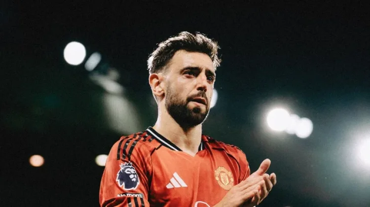 Manchester United Tegaskan Bruno Fernandes Tak Dijual