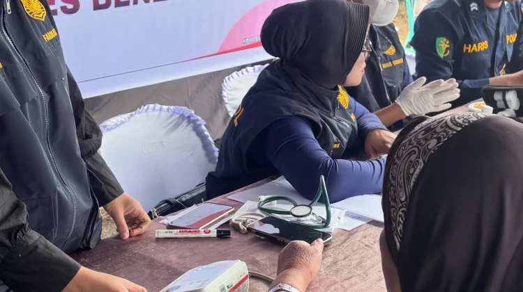 Polres Bener Meriah Berikan Layanan Cek Kesehatan Gratis kepada Masyarakat