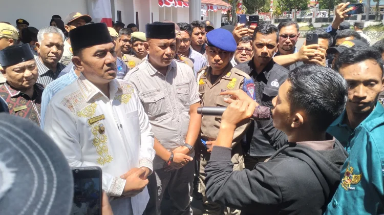 Datangi DPRK Aceh Tengah, Warga Serempah Tuntut Kejelasan Relokasi Kampung