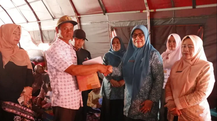 TP-PKK dan DWP Bener Meriah Salurkan Bantuan Korban Kebakaran Jagong Jeget