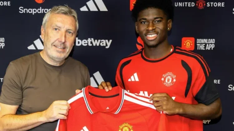 Manchester United Resmi Datangkan Carlos Baleba dari Brighton