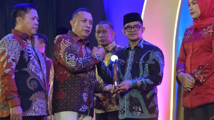 Pemerintah Aceh Terima Serambi Award 2026 atas Penanganan Bencana