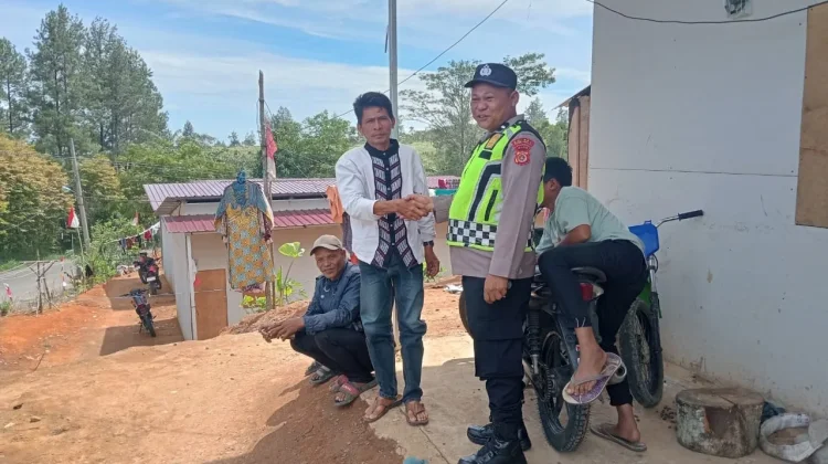 Polsek Pintu Rime Gayo Pantau Warga di Huntara Blang Rakal