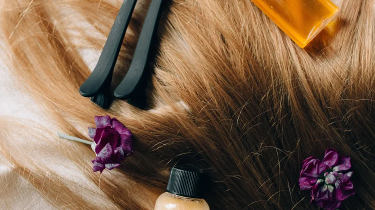 Cara Mencerahkan Rambut tanpa Menggunakan Bleach