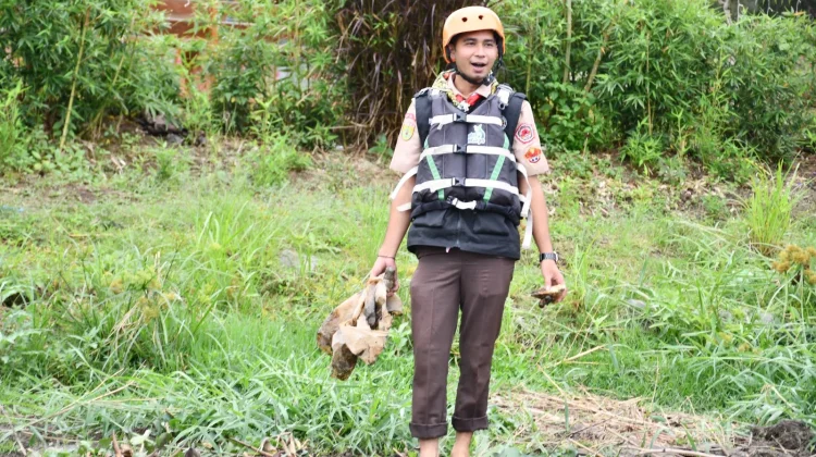 Pramuka Aceh Tengah Ikut Aksi Bersih dan Penghijauan DAS Peusangan