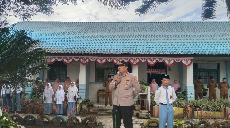 Satbinmas Aceh Tengah Ajak Pelajar Jauhi Narkoba dan Perundungan