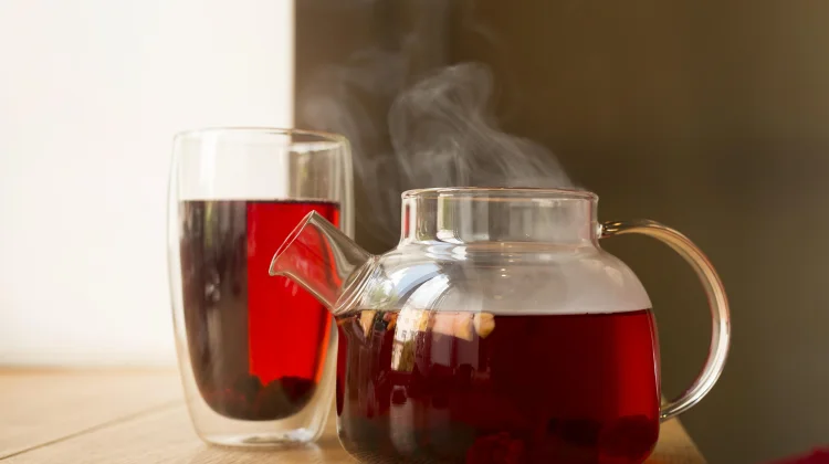Minuman Sangat Panas Tingkatkan Risiko Kanker Kerongkongan