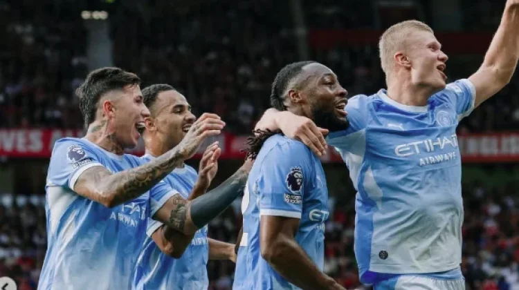 Manchester City Menang Derby Manchester dengan 10 Pemain