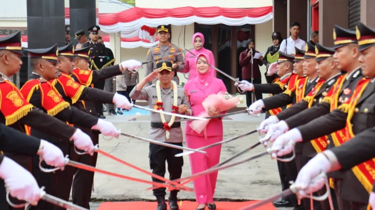 Pedang Pora dan Tari Guel Warnai Lepas Sambut Kapolres Aceh Tengah