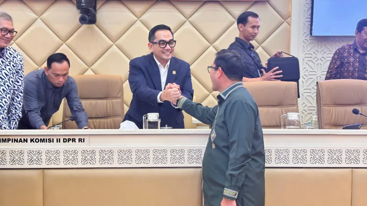 Bupati Haili Dampingi Wagub Aceh Hadiri Raker Komisi II DPR RI