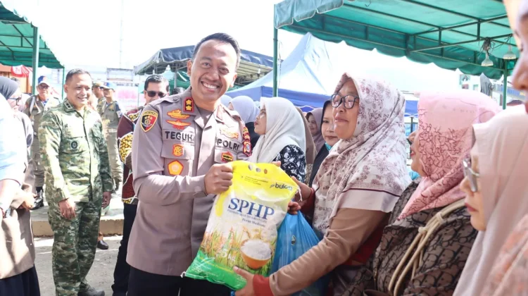 Kapolres Aceh Tengah Dukung Bazar Murah TNI