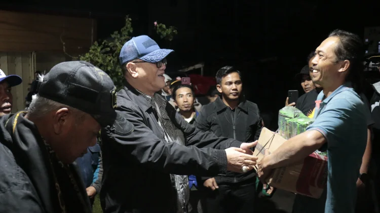 23 Rumah Terdampak Puting Beliung, Pemda Bener Meriah Serahkan Bantuan