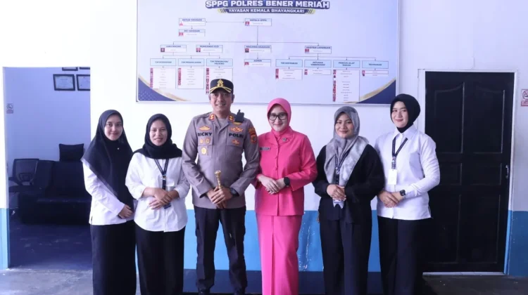 Kapolres Bener Meriah Bersama Ketua Bhayangkari Cek Dapur SPPG YKB