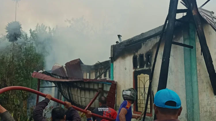 Kebakaran Hanguskan Rumah Warga di Kelupak Mata Aceh Tengah