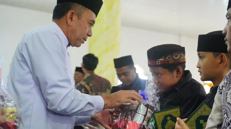 BKM Masjid Agung Ruhama Salurkan 108 Santunan Anak Yatim di Atu Lintang