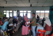 Warga Kecamatan Timang Gajah Terima Bantuan Kemensos