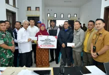 Kemensos Salurkan Bantuan di Kecamatan Wih Pesam