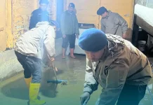 Personil Polsek Bintang Bantu Warga Terdampak Banjir