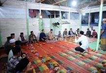 Bupati Haili Bukber bersama Pengungsi di Kemukiman Wih Dusun Jamat