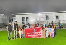 GMNI  Bagikan Takjil untuk Korban Bencana  di Huntara Tunyang