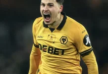 Wolves Tundukkan Aston Villa 2-0